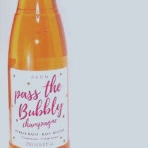 Avon Pass The Bubbly Champagne Bubble Bath